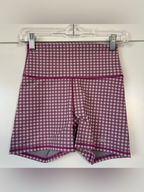 Alo Yoga 4” Vapor High-Waist Gingham Shorts in Raspberry Sorbet Size Extra Small